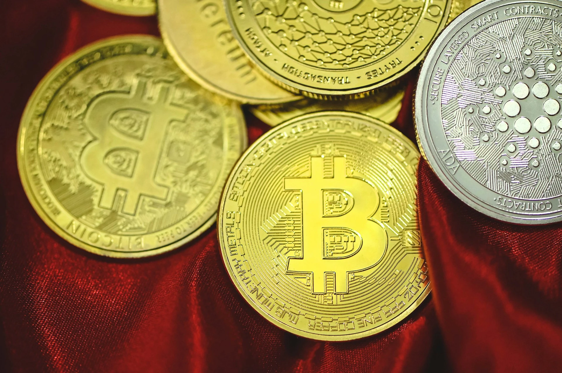 CSOP, Hong Kong&rsquo;da Asya&rsquo;nın İlk Ters Bitcoin ETF&rsquo;ini Başlatıyor