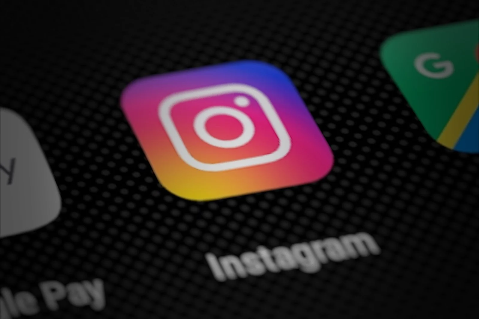Yaratıcılar, Meta’nın Instagram’da Siyasi Gönderileri Sınırlayan Politikasına Karşı Çıkıyor