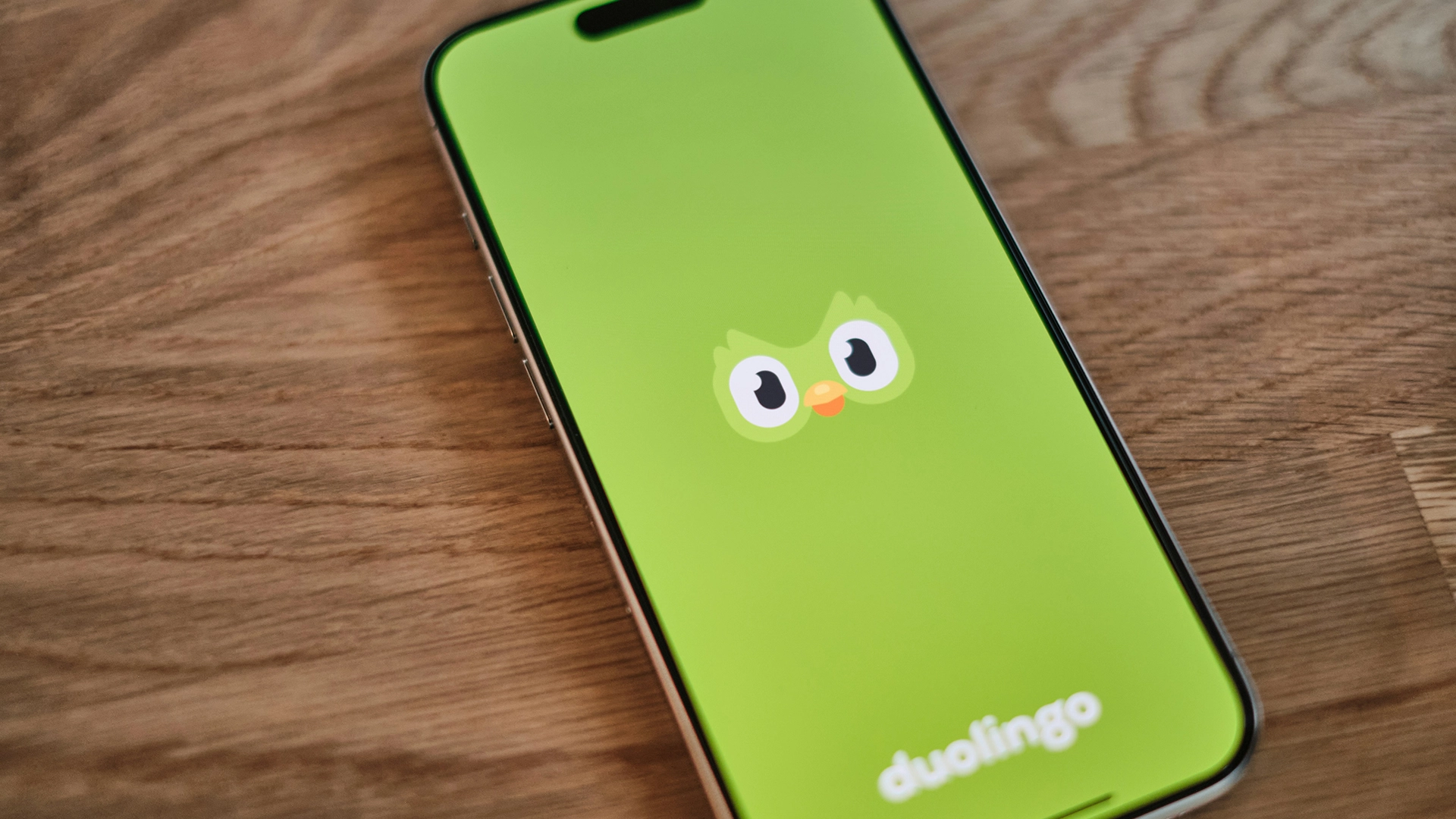 Duolingo, Bir AI-Öncelikli Şirket Oluyor, Taşeronları AI ile Değiştiriyor