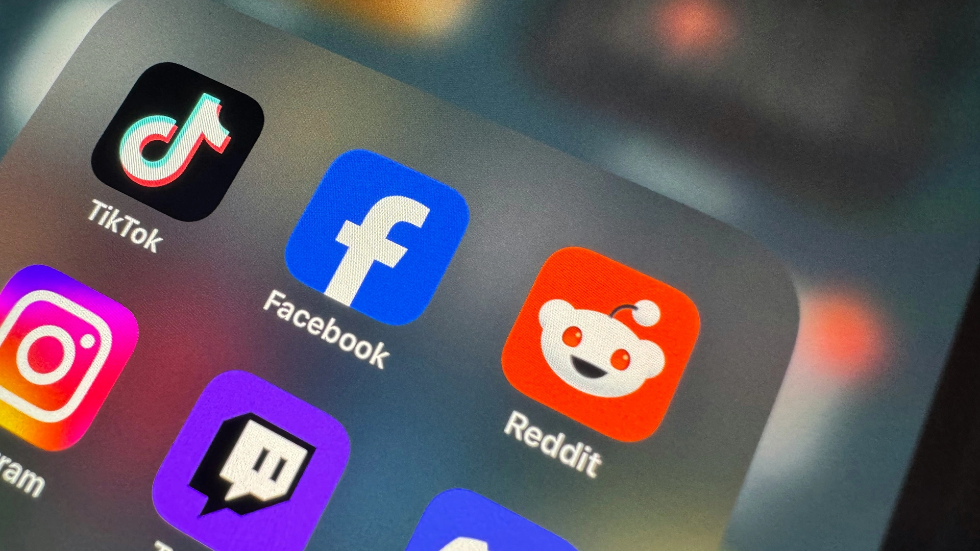 Reddit, Anthropic’i Platformı 100.000’den Fazla Kez Kazıma Eylemi İçin Dava Ediyor