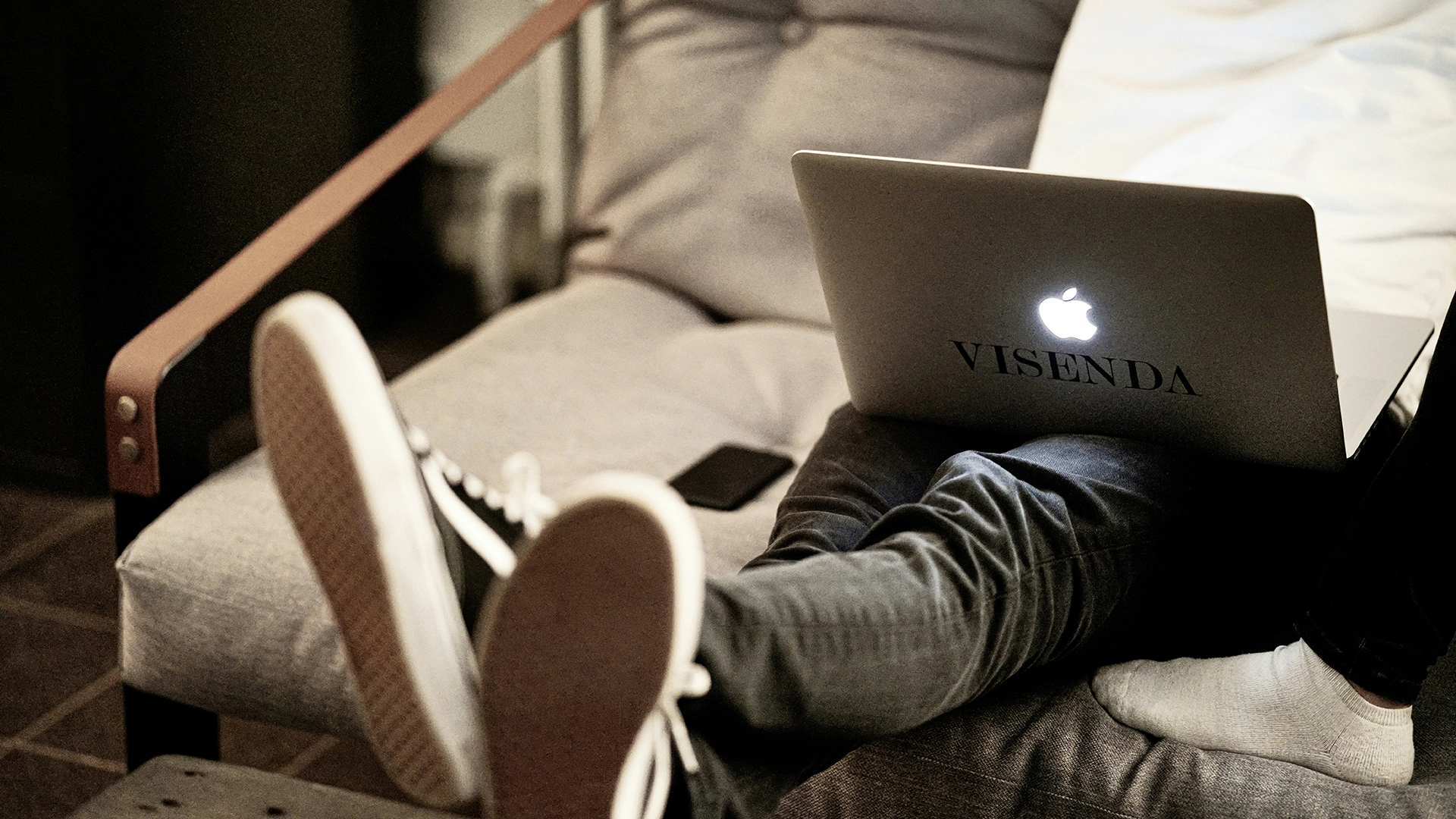 Yaş Doğrulama Yasaları, Kullanıcıları D&uuml;zenlenmemiş Online Sitelere Y&ouml;nlendiriyor