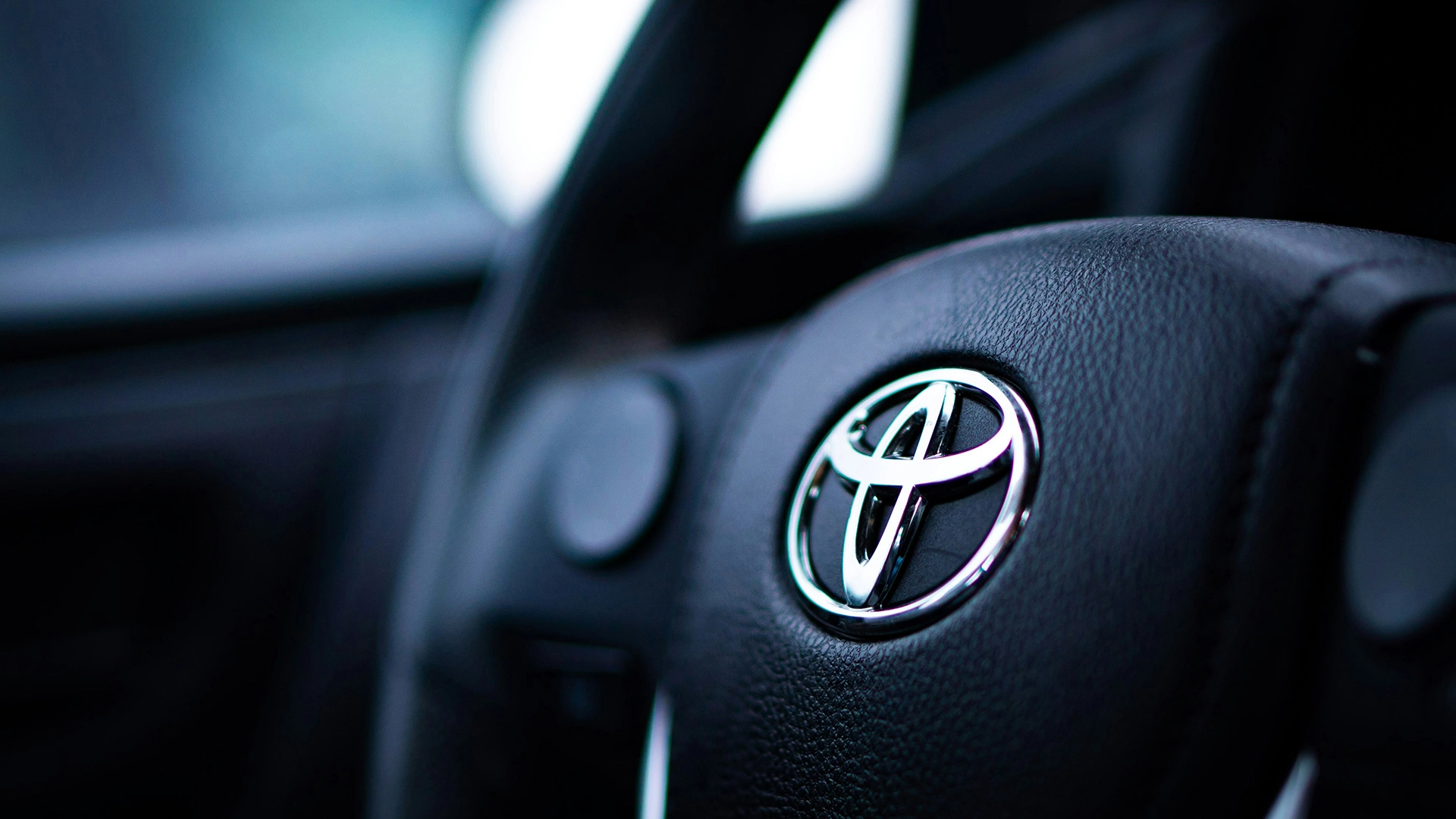 Toyota, Avrupa&rsquo;da İlk Tamamen Elektrikli Aracını &Uuml;retecek